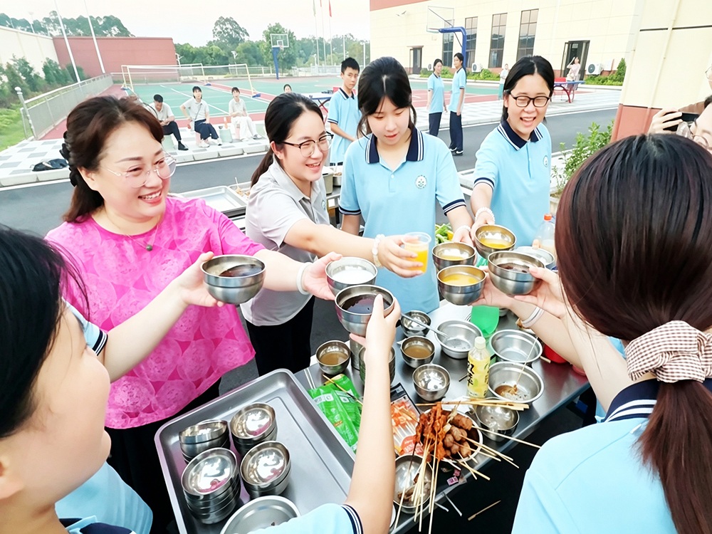 河源周边纠正叛逆期孩子的机构联系电话